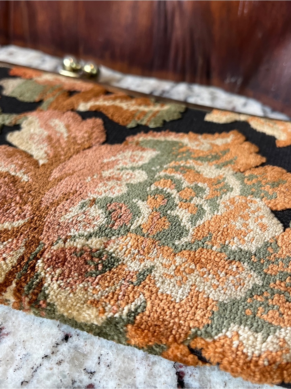 Vintage Floral Tapestry Kisslock Clutch - Picture 6 of 10